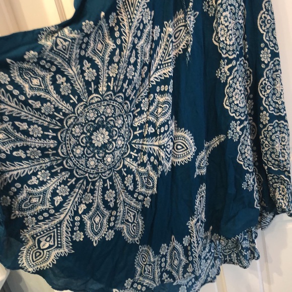 Hippy skirt. Very flattering on everyone. - Picture 2 of 2